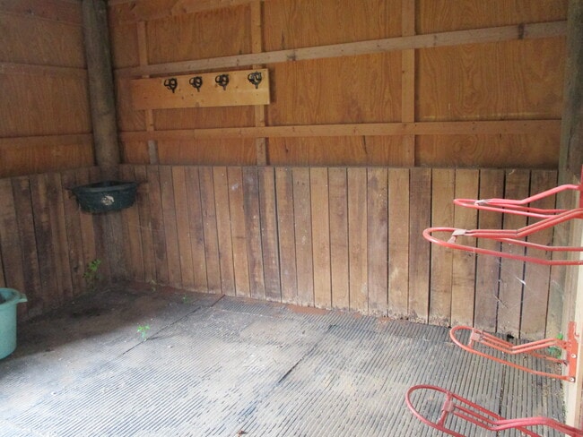 Photo - 416 Laurel Mills Rd