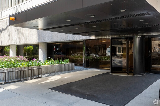 Entrance - 200 E Delaware Pl