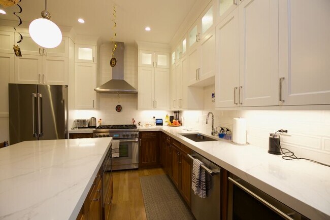 Photo - 4133 N Kenmore Ave Unidad S3