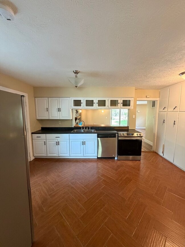 Photo - Secluded & Charming 3BR/1BA in Lansing — Section 8 Approved
