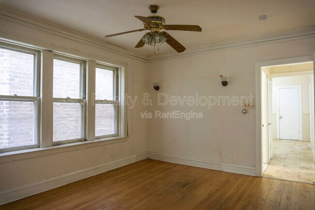 Photo - 3841 N Sawyer Ave Unit 1