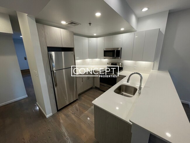Building Photo - 1406 Beacon St