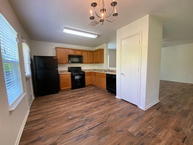 Photo - 4 Bedroom in Thaxton Place