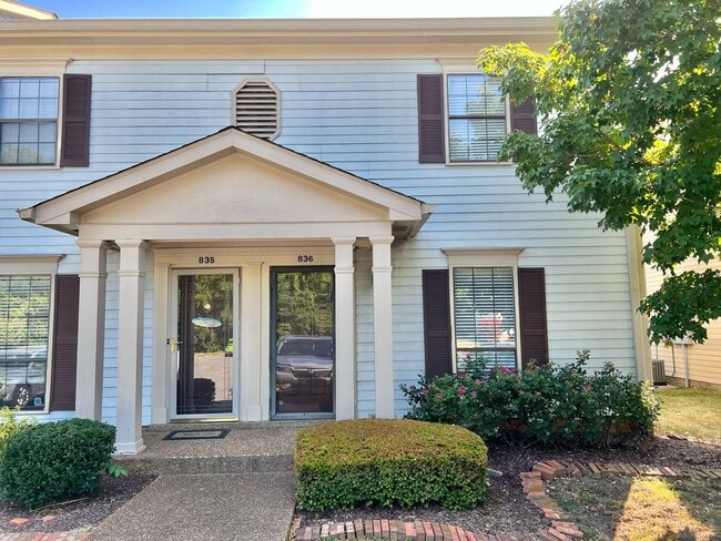 Building Photo - 2 Bed/ 1.5 Bath - Townhome in Cool Springs