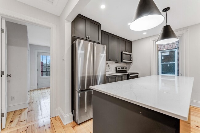 Building Photo - 288 Arlington Ave Unit 3