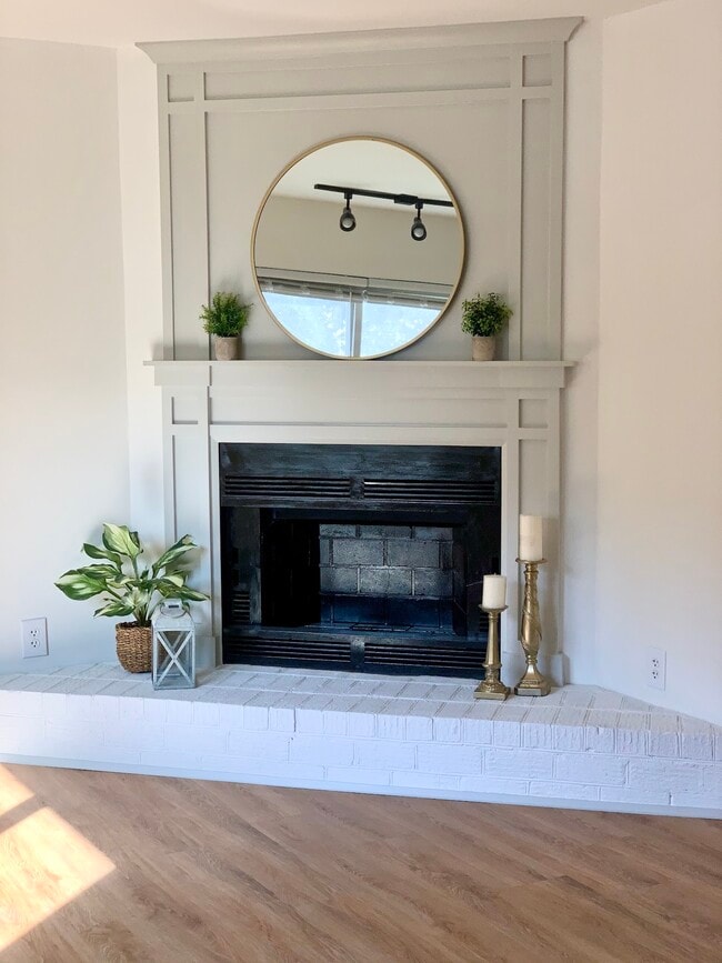 Photo - 1483 Theresa Dr