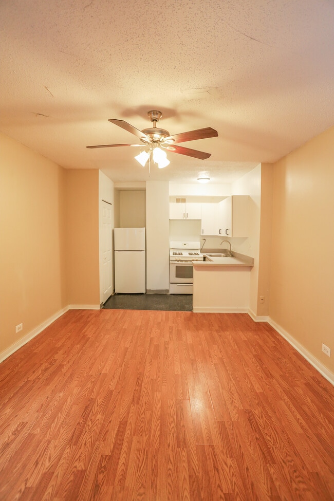 Photo - 911 W Lawrence Ave Unidad #906