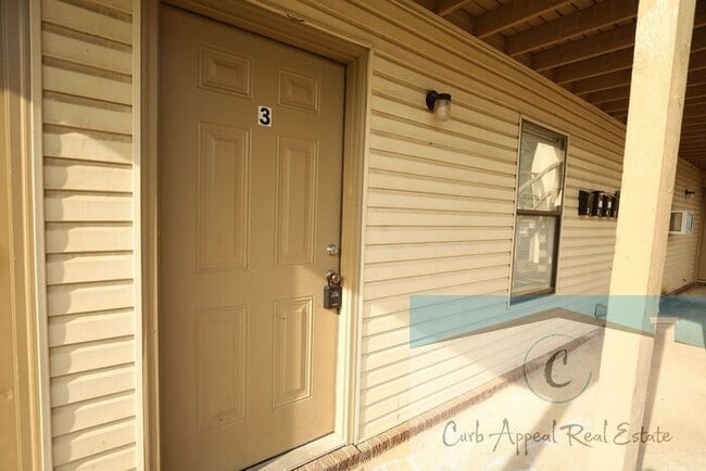 Photo - Spacious 1 bed /1 full bath apt