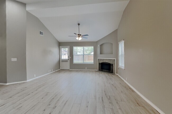 Photo - 6011 Baldwin Elm St