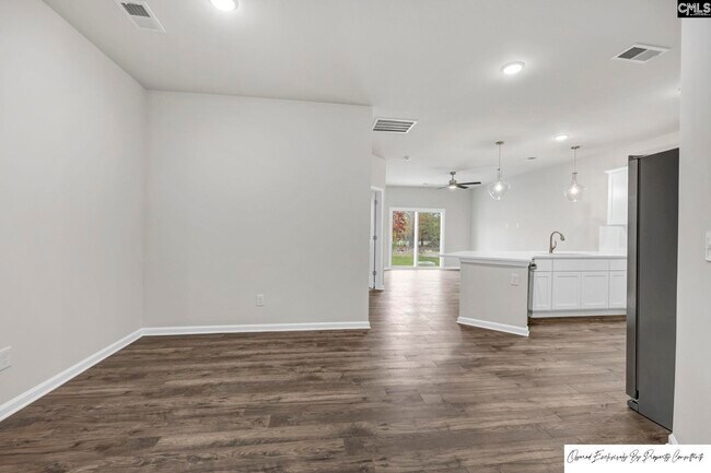 Photo - 223 Sunny Hl Dr