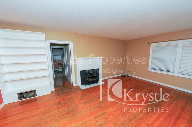 Photo - 8 Fairview Ave