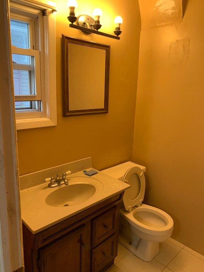 Building Photo - 57 Vanderbilt Ave Unit 2