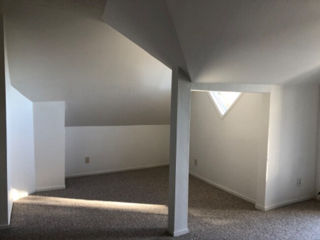 Photo - 2715 Benvenue Ave Unidad 6