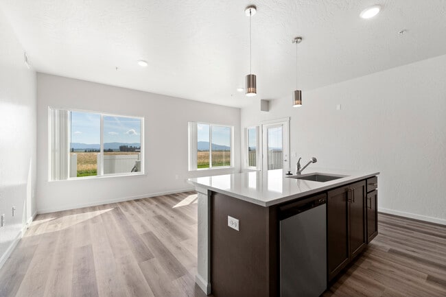 1BR, 1BA - 761SF - Kitchen/Living - Residence at Corbin Crossing Rental