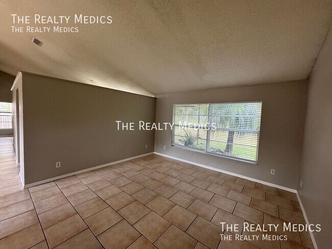 Photo - 1004 N Magee Creek Ct