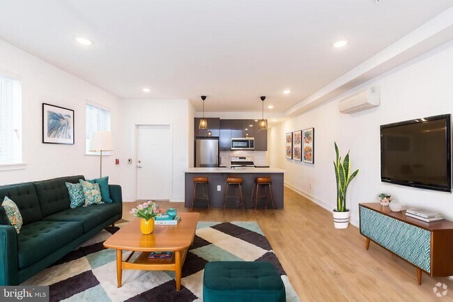 Building Photo - 1341 N Marston St Unit 2 Rental