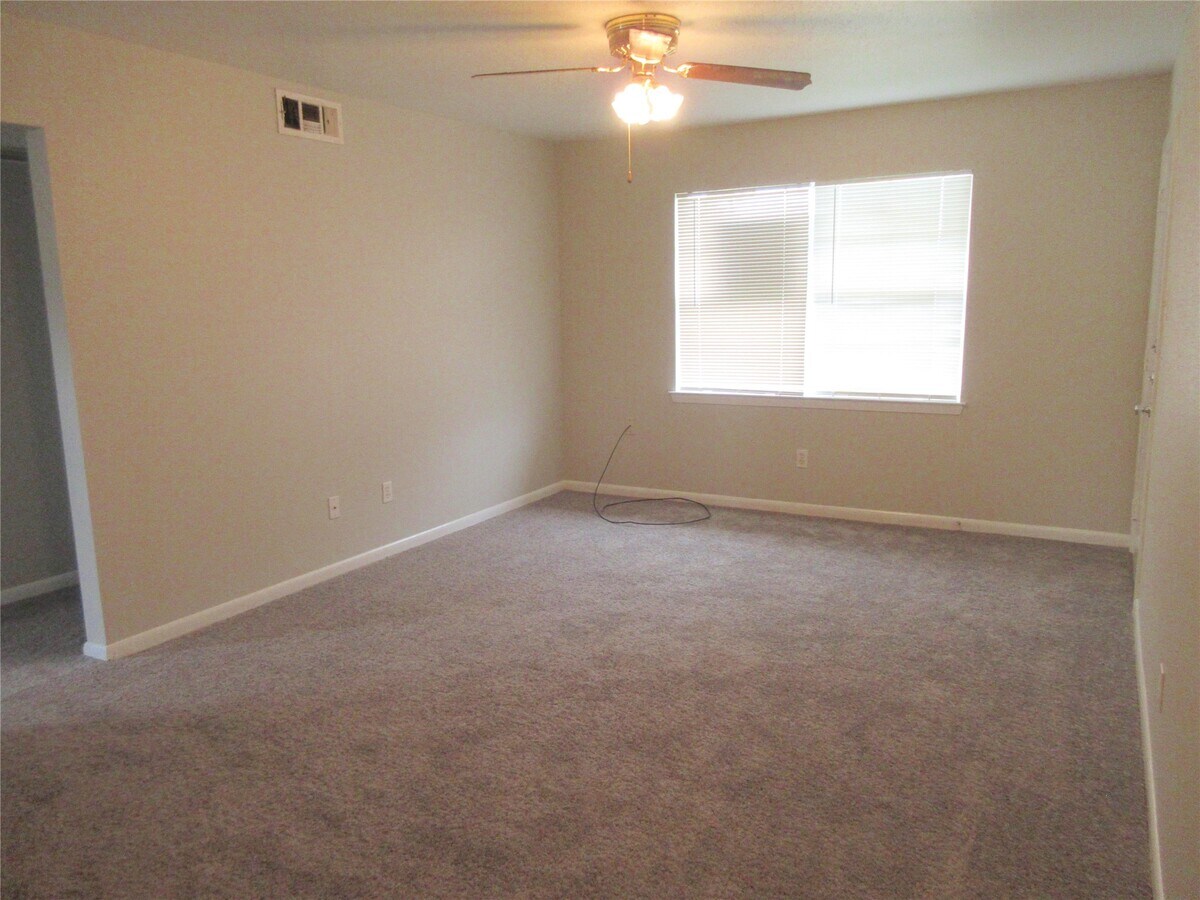Photo - 1230 Shadowdale Dr Unit 12