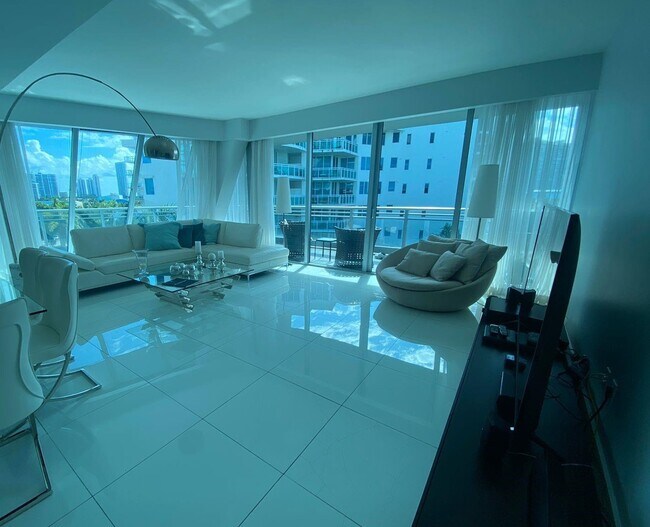 Photo - 2950 NE 188th St Unit 449