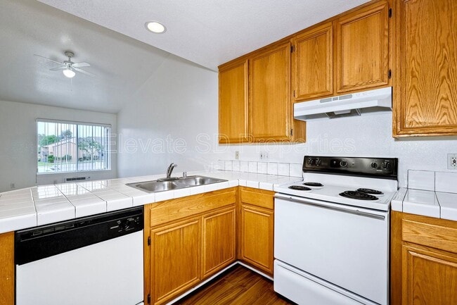 Photo - 9430 Winter Gdns Blvd Unidad 14