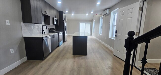 Building Photo - 324 South St Unit 3