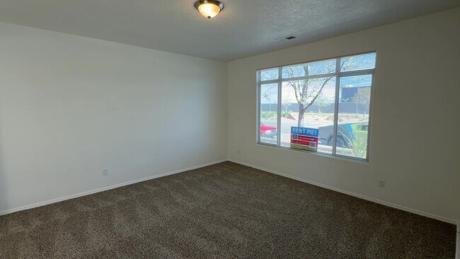 Photo - 3 Bedroom Town Home Near Rio Bravo Blvd SE & University Blvd SE In Mesa Del Sol!