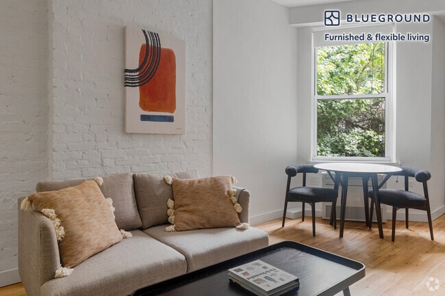 Building Photo - 324 E 77th St Rental