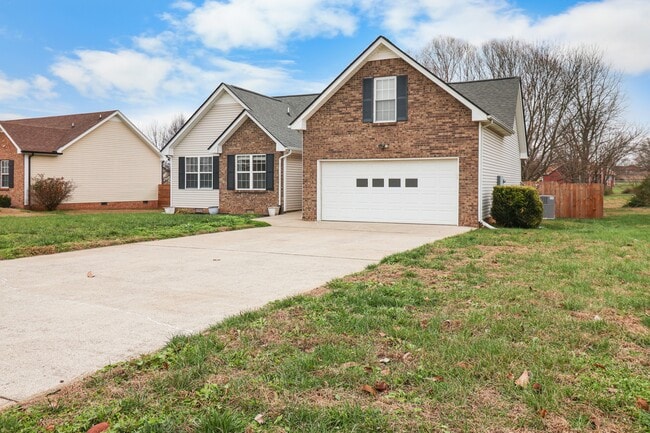 Photo - 3817 Roscommon Way