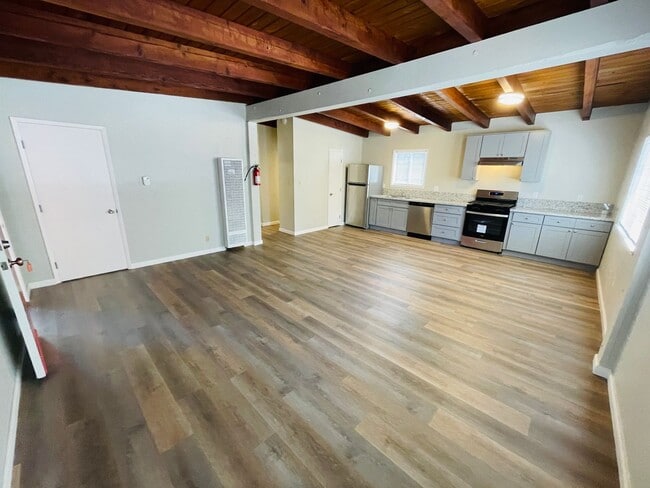 Photo - 2 bed 1 bath unit for rent in South Lake Tahoe Unidad 4