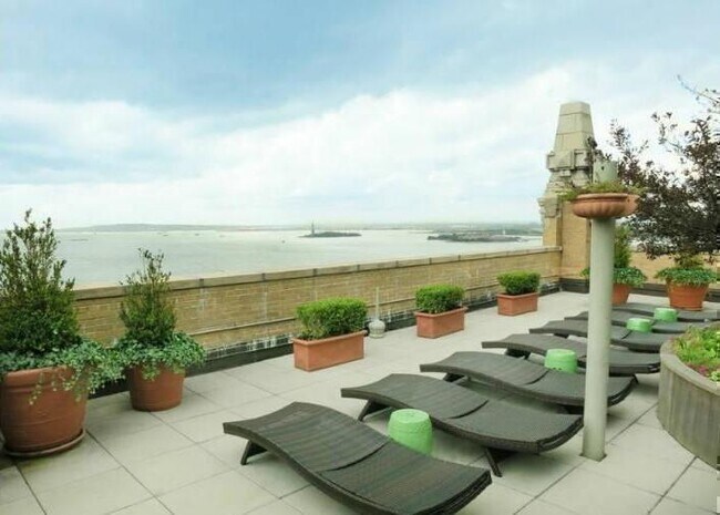 17 Battery Pl Unit 3