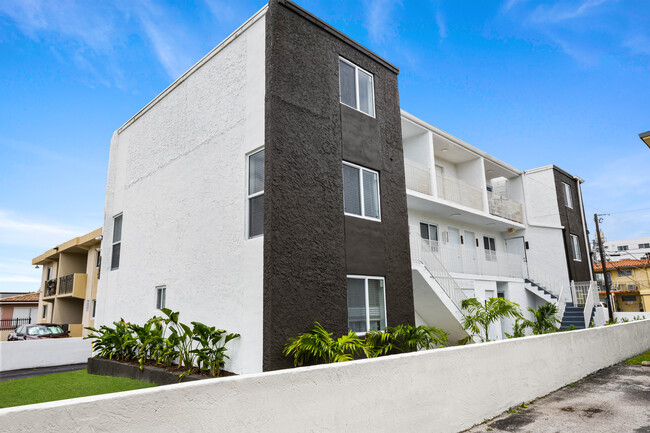 1945 SW 5th St - 1945 SW 5th St Apartamentos