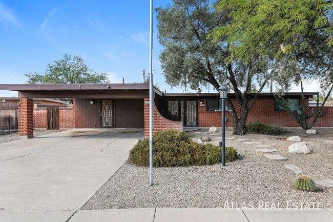 Building Photo - 1002 S Seco Pl Rental