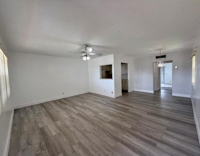Building Photo - 45 Easthampton B Unit 45