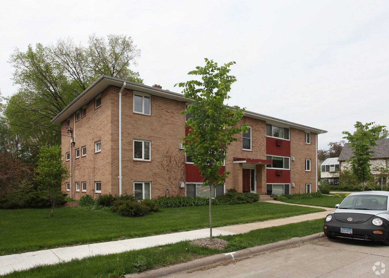 Photo - 2626 Como Ave SE