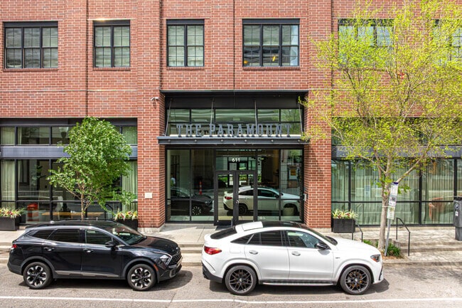 Entrada principal - The Paramount at South Market