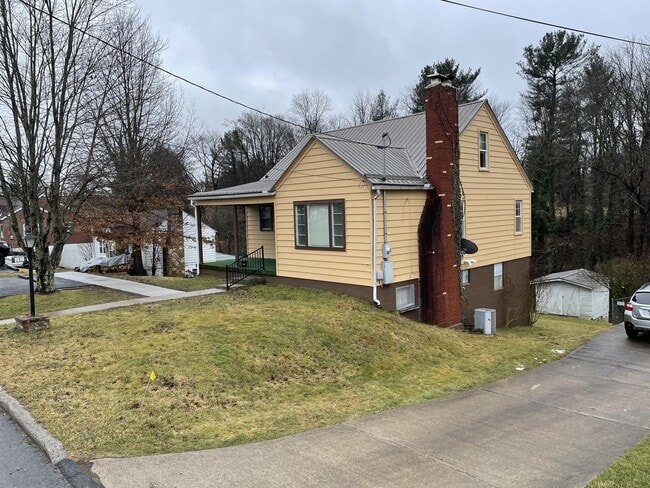 Photo - 118 Northwestern Ave