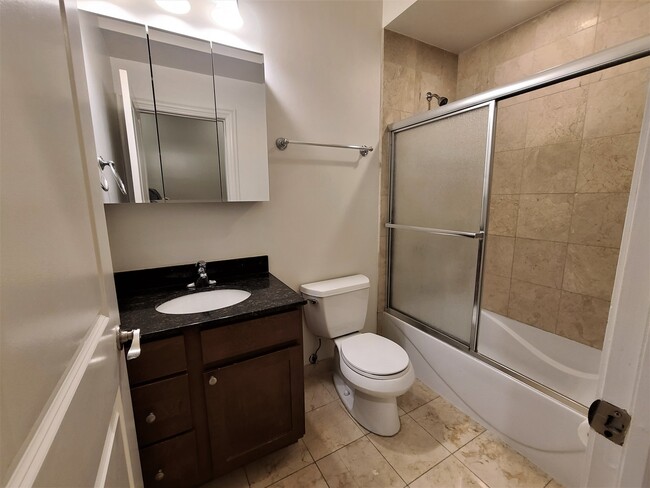 Photo - 3323 N Halsted St Apartments Unit 3