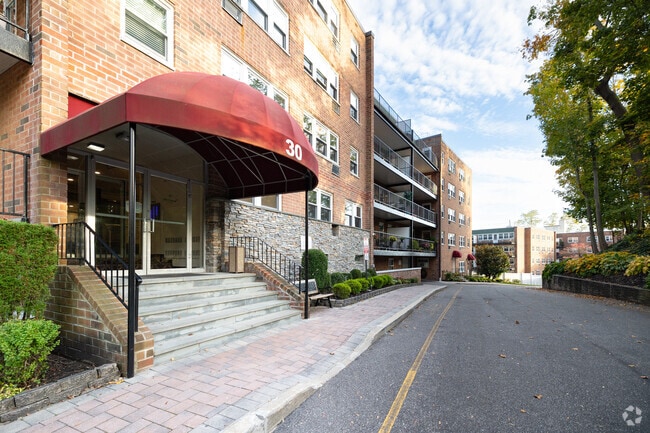 Photo - 30-34 Pearsall Ave Apartamentos