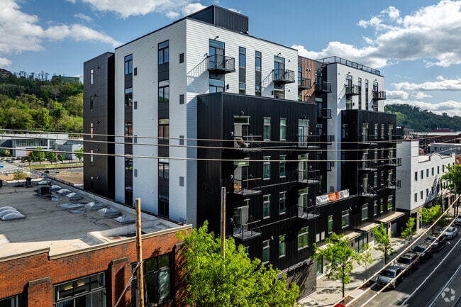 Building Photo - The Stanza