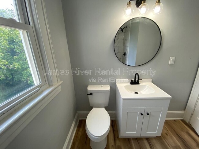Photo - 2020 Rose Ln