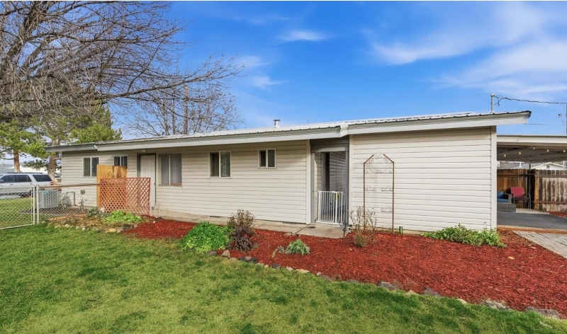 Photo - 1131 NE 5th St