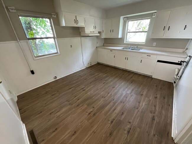 Photo - Near High Point University! Three bedroom cottage off University Pkwy in High Point