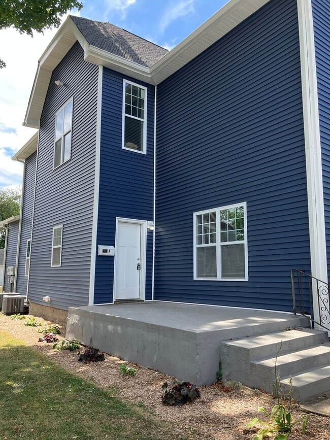 Photo - 1915 Poplar St Unit A