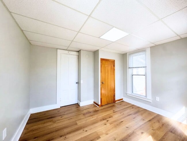 301 E Main St Unit 301 1/2 E. Main St.