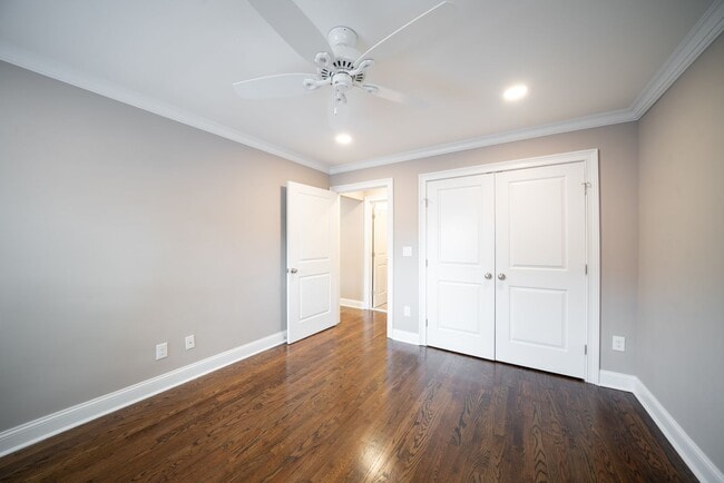 Hickory Manor