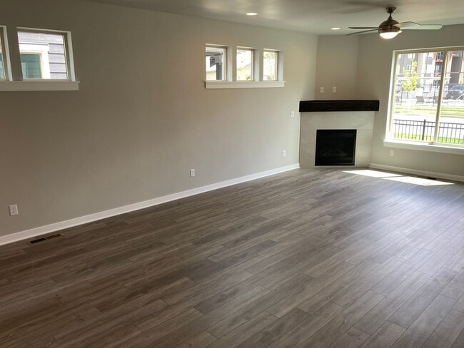 Photo - Beautiful home with great community amenities in Redmond! A/C!