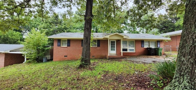 Building Photo - 4 bedroom home in North Columbus