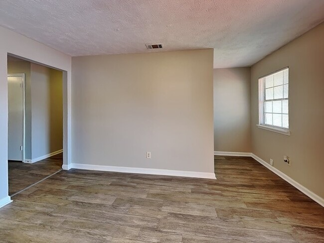 Photo - 1749 Big Valley Way