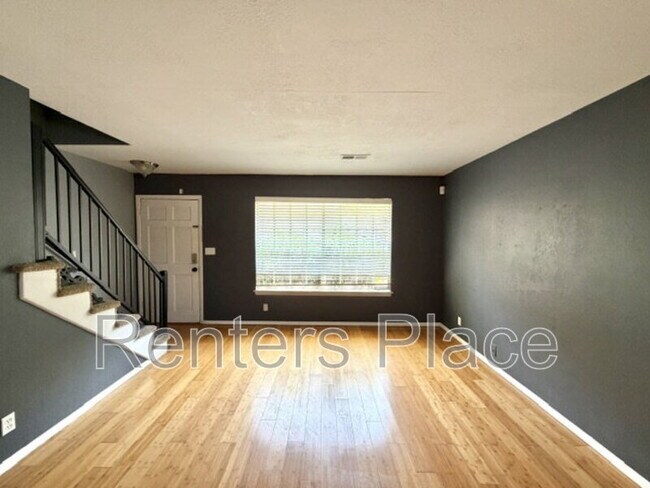 Photo - 2418 E 59th Ct