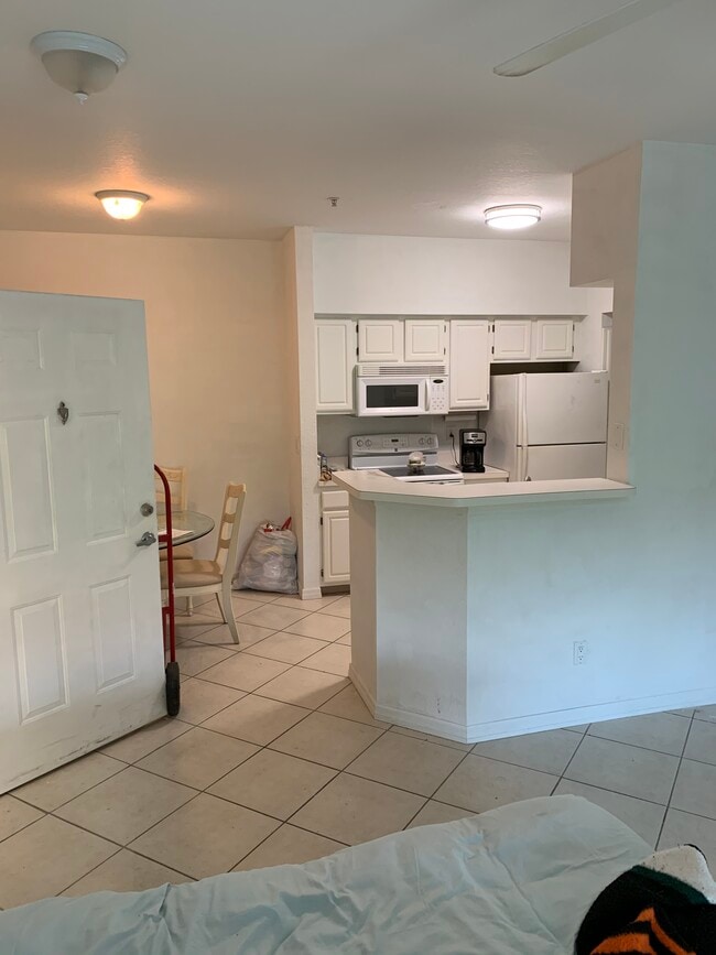 Kitchen - 23560 Walden Center Dr Unit 305