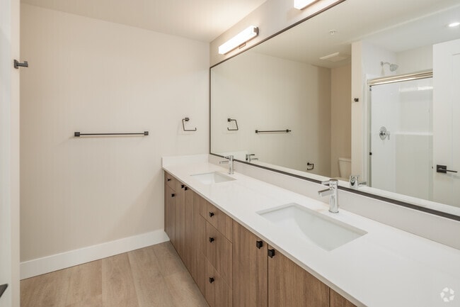 2BR, 2BA - 927SF - A - Ensuite - Westview